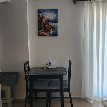 в центре рядом с лесом, горами и морем Daire *